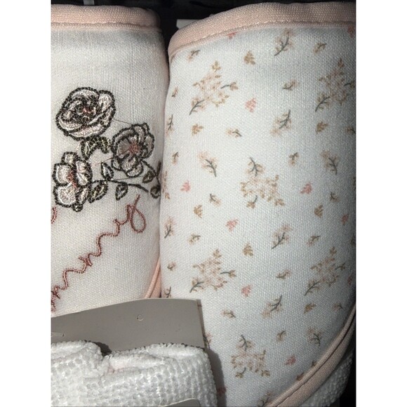 Le Top Bebe 6 Piece Hooded Towel And Washcloth Set Baby Girl NWT - Picture 5 of 8